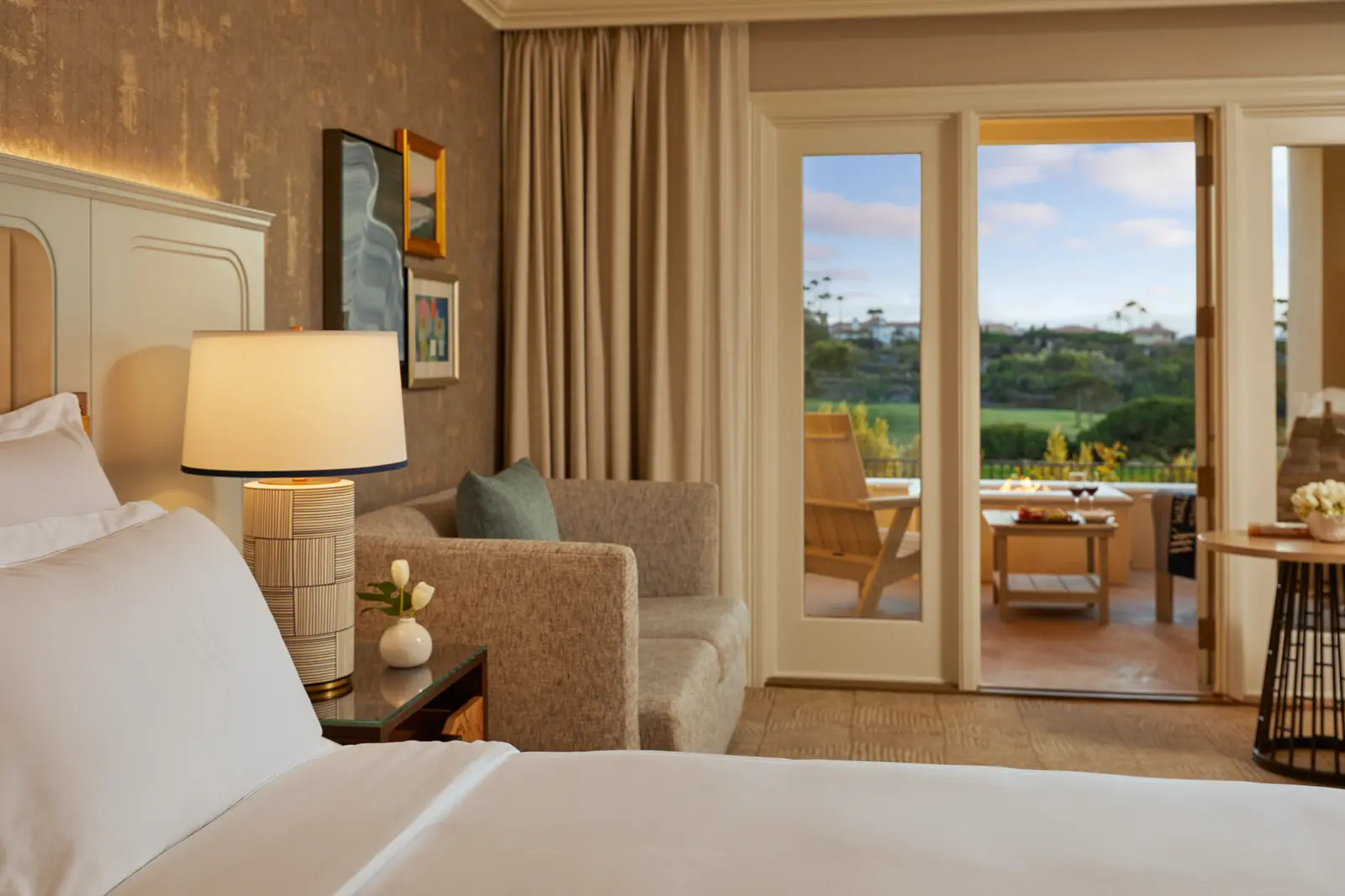 Deluxe Fireside Guest Room(1)_1770214154.9785361_optimized